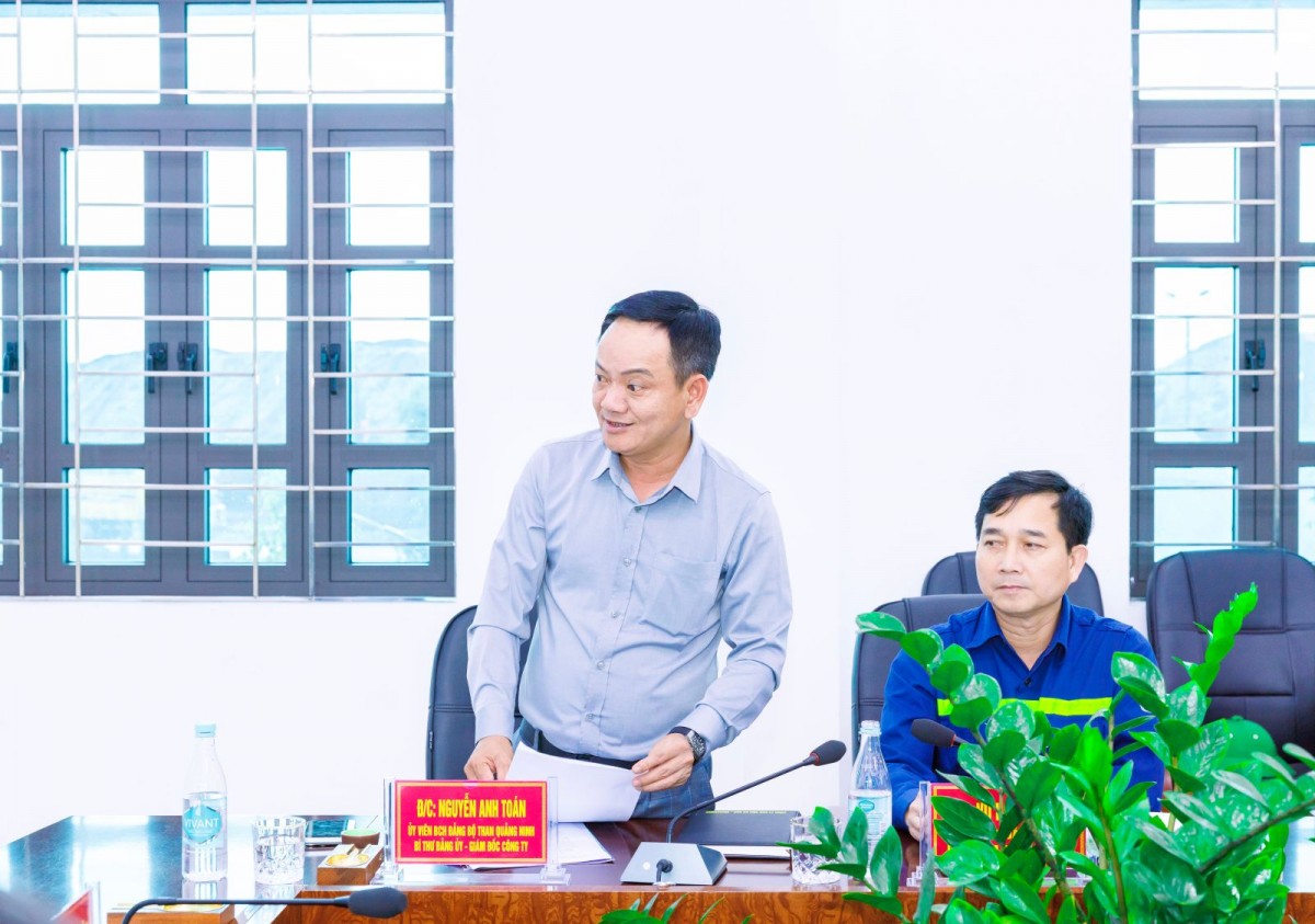 Chủ tịch HĐTV TKV kiểm tra sản xuất và làm việc với Công ty Kho vận Đá Bạc