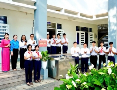 Công ty EPS bàn giao công trình thanh niên ‘Nước sạch cho em’