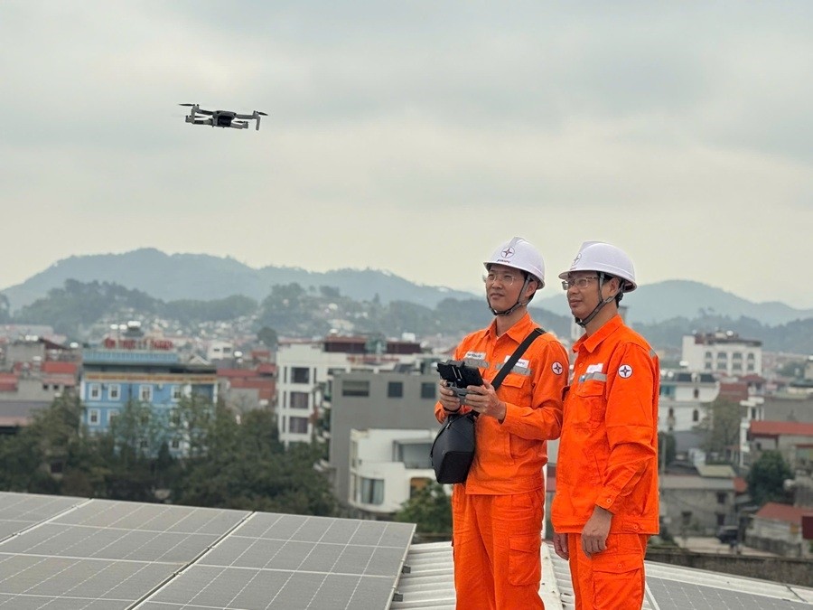 EVNNPC đẩy mạnh chuyển đổi số, nâng cao hiệu quả quản trị và chất lượng cung cấp điện EVNNPC đẩy mạnh chuyển đổi số, nâng cao hiệu quả quản trị và chất lượng cung cấp điện