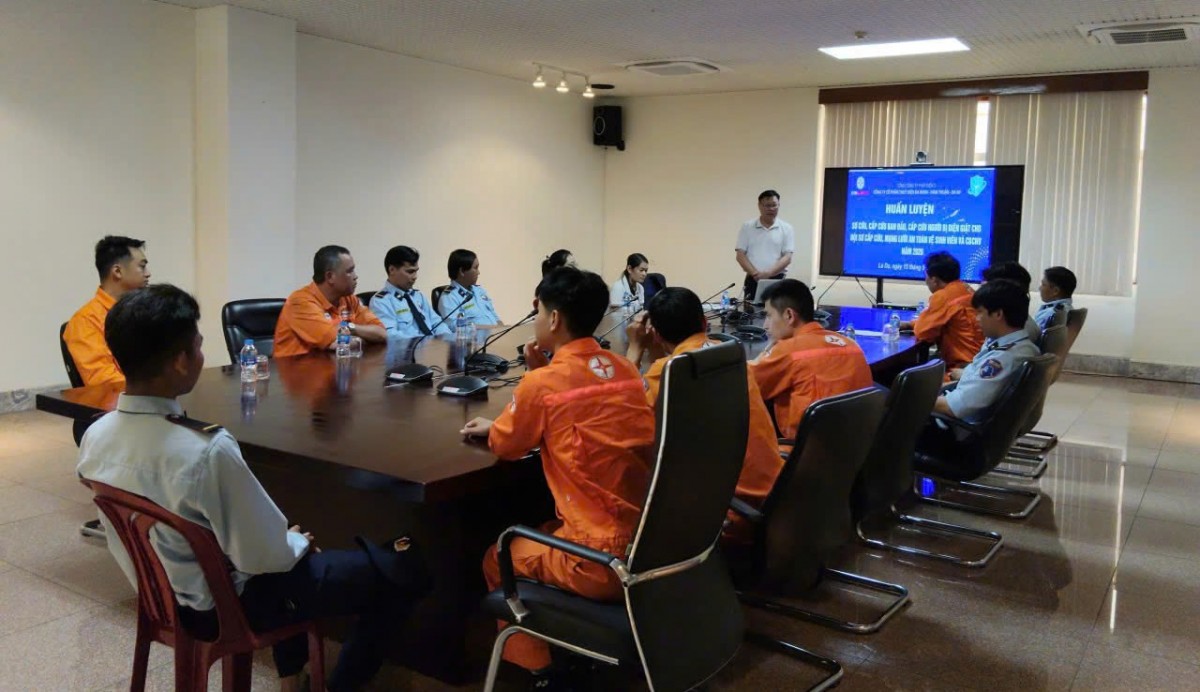 Công ty ĐHĐ nâng cao năng lực sơ cứu, cấp cứu ban đầu cho CBCNV và Đội sơ cấp cứu Công ty ĐHĐ nâng cao năng lực sơ cứu, cấp cứu ban đầu cho CBCNV và Đội sơ cấp cứu