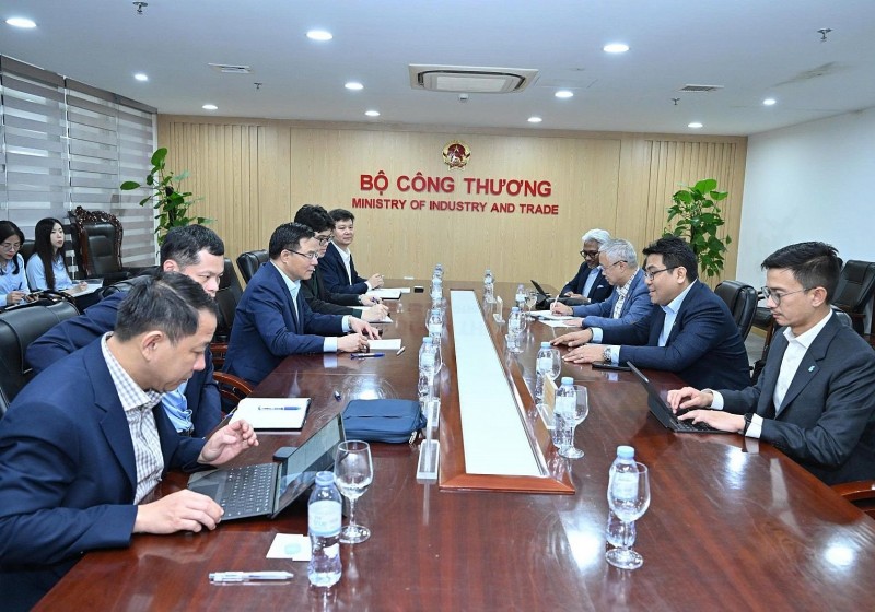 Bộ trưởng Công Thương làm việc với Chủ tịch, kiêm Tổng Giám đốc Petronas Bộ trưởng Công Thương làm việc với Chủ tịch, kiêm Tổng Giám đốc Petronas