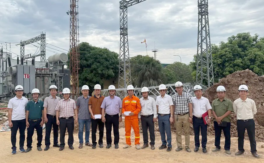 Đóng điện dự án nâng công suất Trạm biến áp 220kV Hà Đông Đóng điện dự án nâng công suất Trạm biến áp 220kV Hà Đông