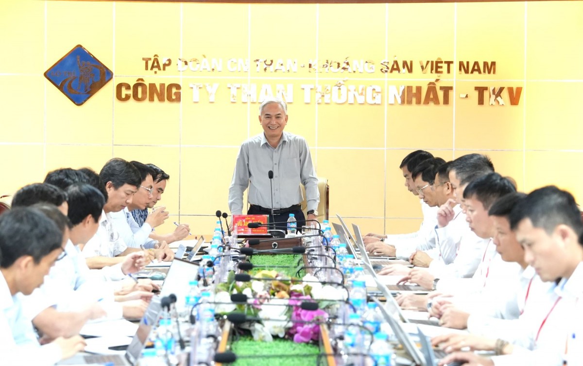 Tổng giám đốc TKV kiểm tra sản xuất, động viên người lao động Than Thống Nhất