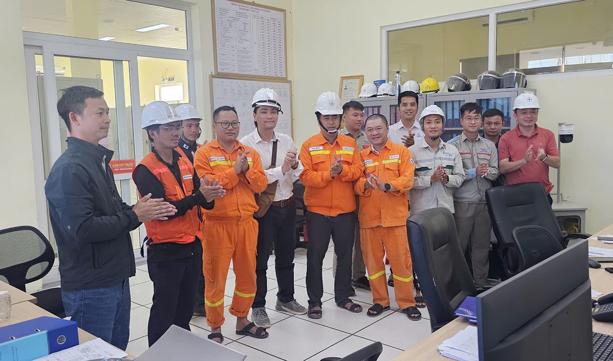 Đóng điện dự án nâng công suất Trạm biến áp 220kV Nam Cấm (Nghệ An) Đóng điện dự án nâng công suất Trạm biến áp 220kV Nam Cấm (Nghệ An)