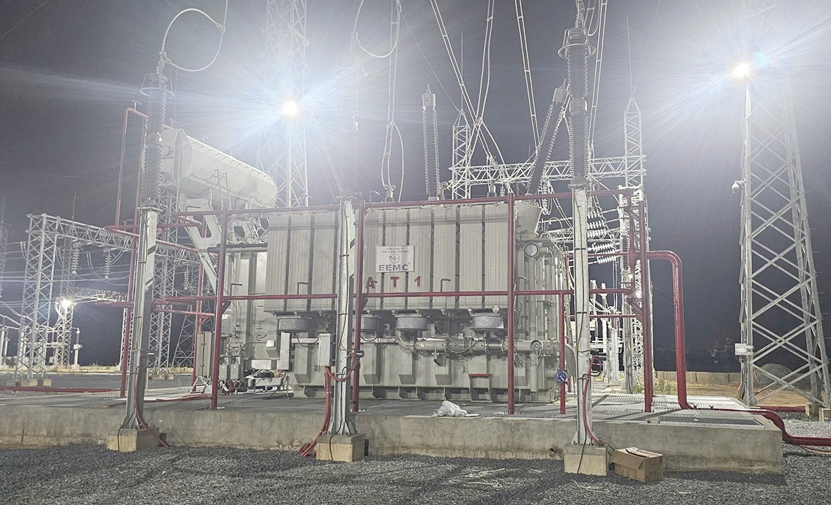 Đóng điện dự án nâng công suất Trạm biến áp 220kV Nam Cấm (Nghệ An) Đóng điện dự án nâng công suất Trạm biến áp 220kV Nam Cấm (Nghệ An)