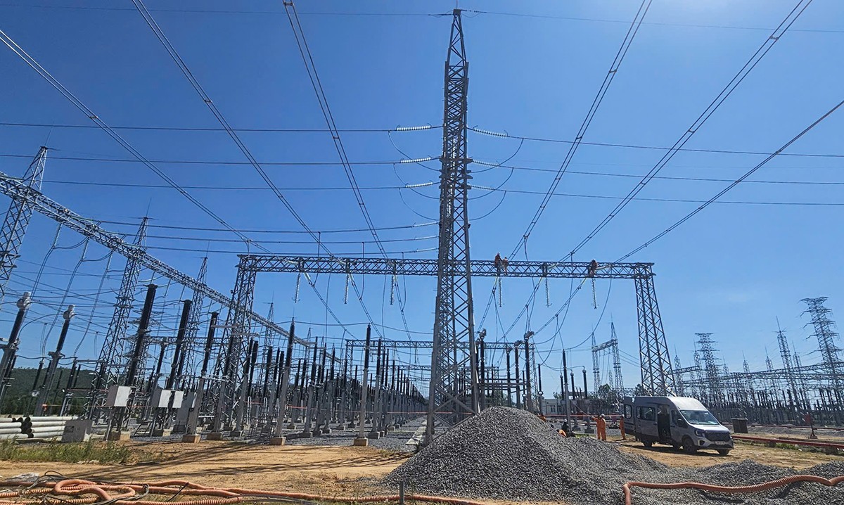 Đóng điện dự án nâng công suất Trạm biến áp 220kV Nam Cấm (Nghệ An) Đóng điện dự án nâng công suất Trạm biến áp 220kV Nam Cấm (Nghệ An)