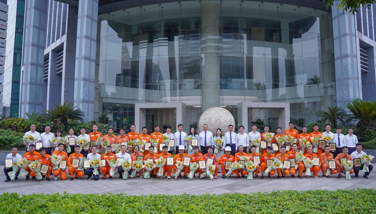 EVNGENCO1 biểu dương 47 người lao động tiêu biểu và an toàn vệ sinh viên giỏi năm 2026