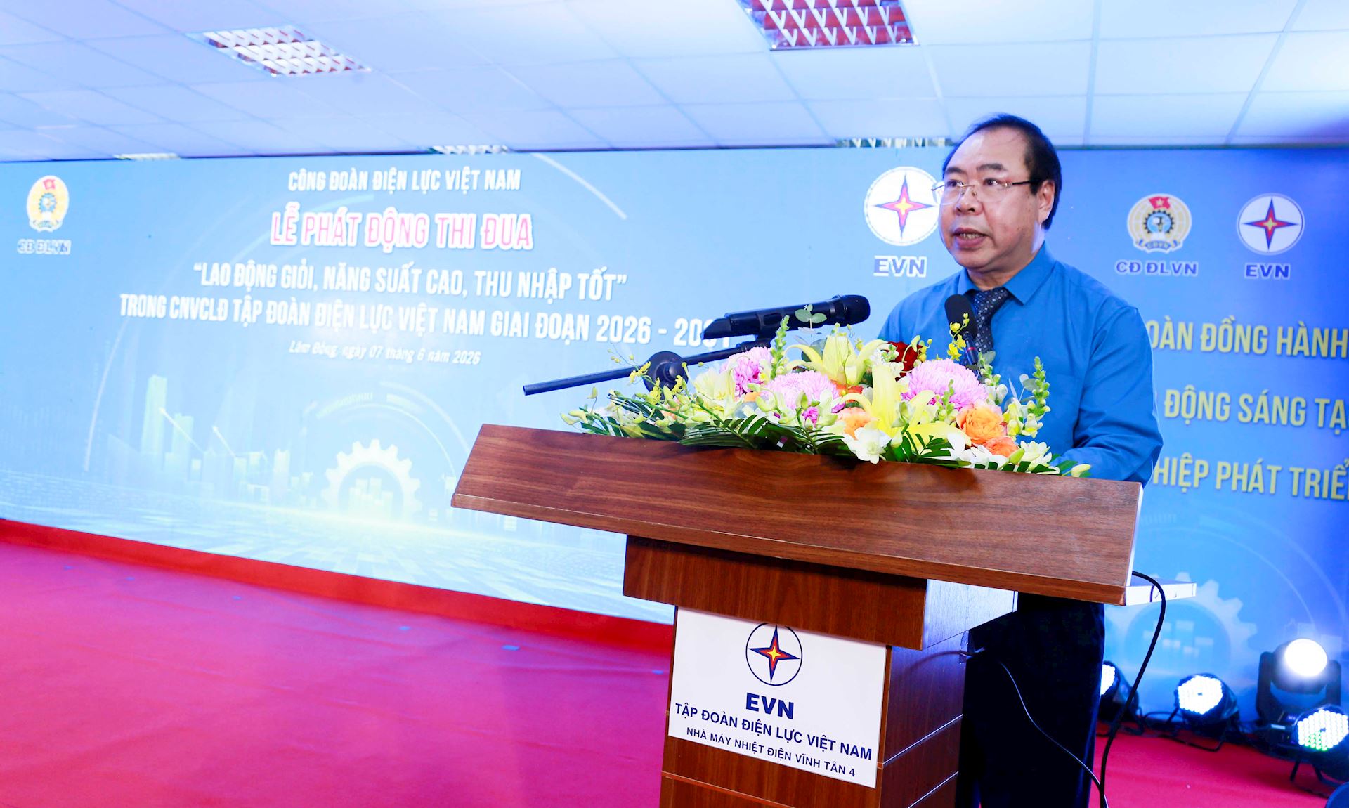 EVN phát động phong trào thi đua ‘Lao động giỏi, năng suất cao, thu nhập tốt’ giai đoạn 2026-2031