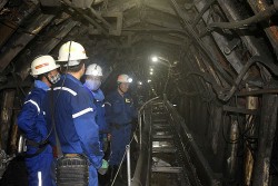 Lãnh đạo TKV kiểm tra sản xuất hầm lò và làm việc với Than Mạo Khê
