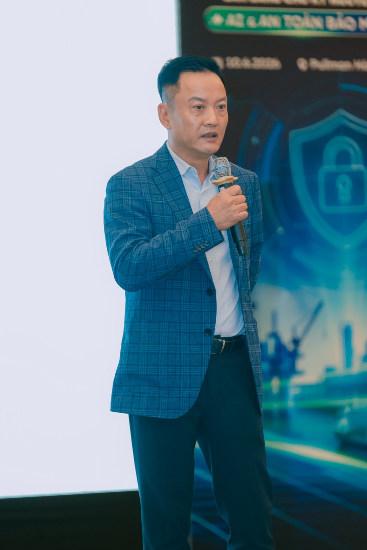 Cisco và ESEC đồng hành cùng Petrovietnam tại hội thảo ‘Hiện đại hóa hạ tầng số ngành năng lượng’ Cisco và ESEC đồng hành cùng Petrovietnam tại hội thảo ‘Hiện đại hóa hạ tầng số ngành năng lượng’