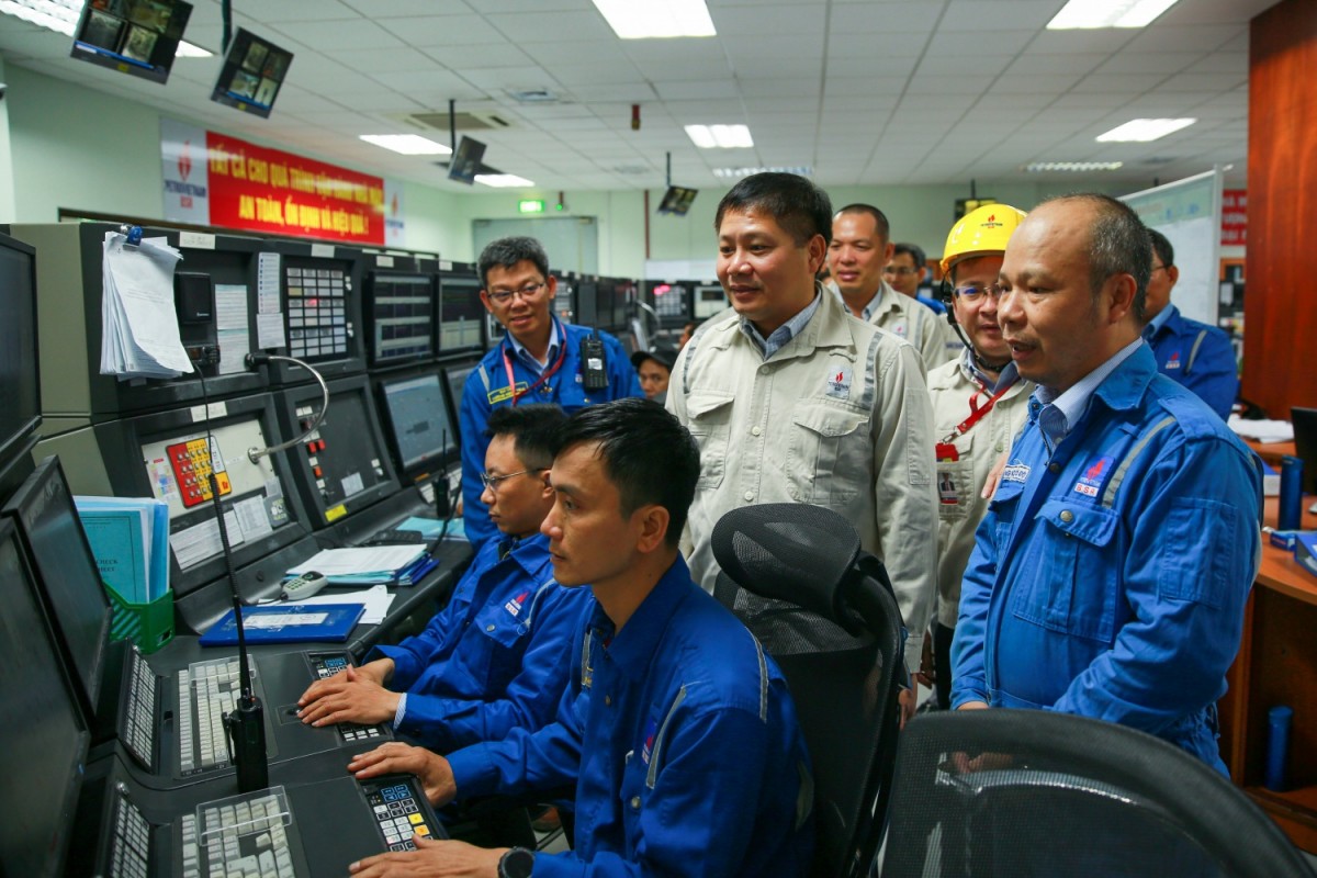 Xăng E10 và bước chuyển sang nhiên liệu sạch tại Việt Nam Xăng E10 và bước chuyển sang nhiên liệu sạch tại Việt Nam