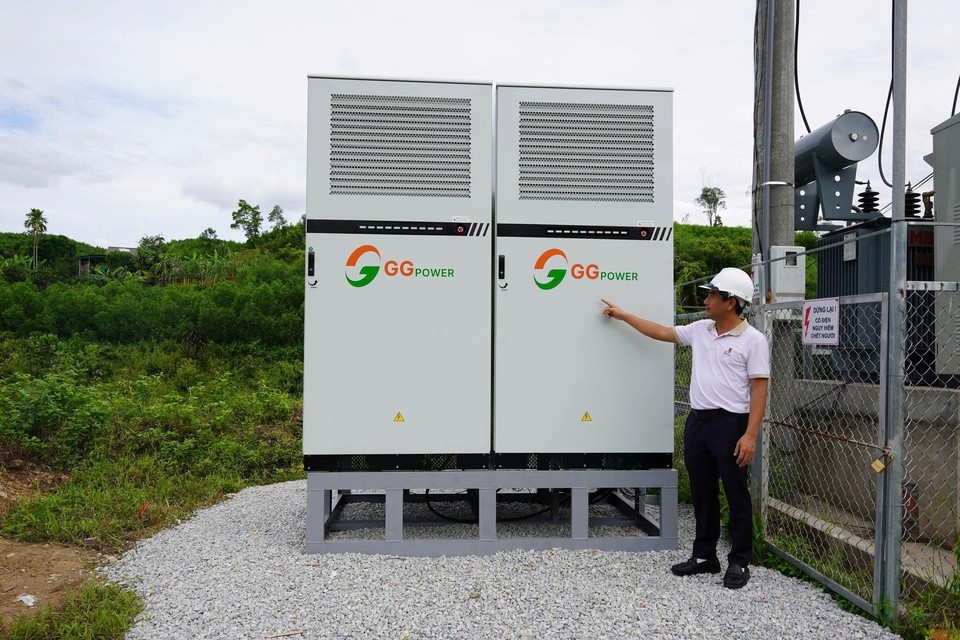 Điện mặt trời trên kênh thủy lợi - Kết quả tích cực từ dự án thí điểm ở Hà Tĩnh Điện mặt trời trên kênh thủy lợi - Kết quả tích cực từ dự án thí điểm ở Hà Tĩnh