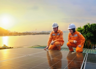 Công ty Điện lực Quảng Ninh đồng hành cùng khách hàng phát triển điện mặt trời mái nhà