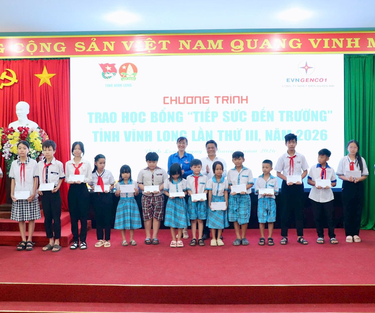 Công ty Nhiệt điện Duyên Hải chắp cánh tương lai từ những suất học bổng nghĩa tình