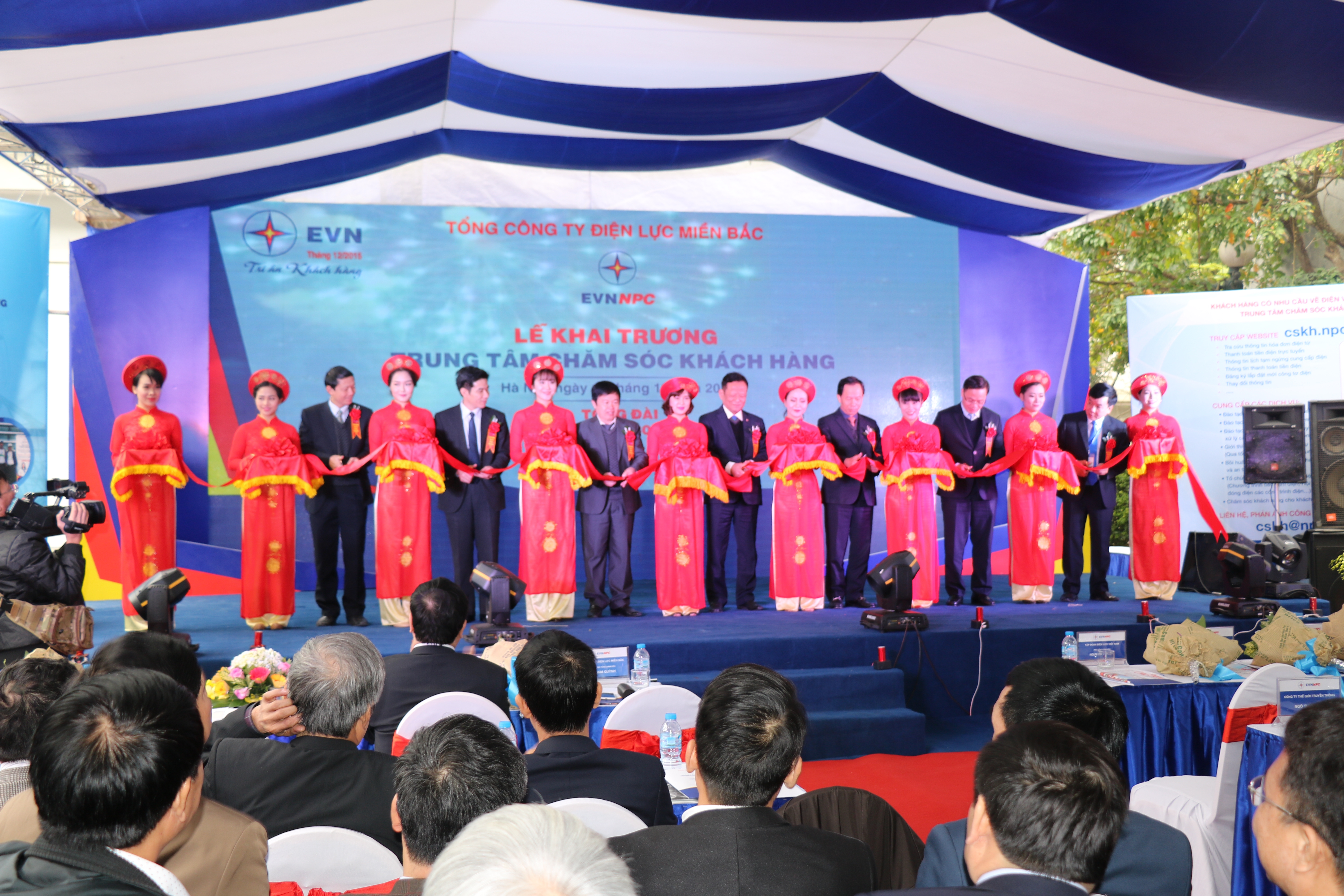 Trung tâm Chăm sóc khách hàng EVNNPC - 11 năm bền bỉ kết nối niềm tin
