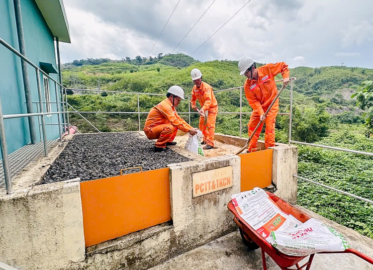 EVNGENCO1 triển khai ứng phó mưa lớn, lũ quét và sạt lở đất tại khu vực phía Bắc EVNGENCO1 triển khai ứng phó mưa lớn, lũ quét và sạt lở đất tại khu vực phía Bắc