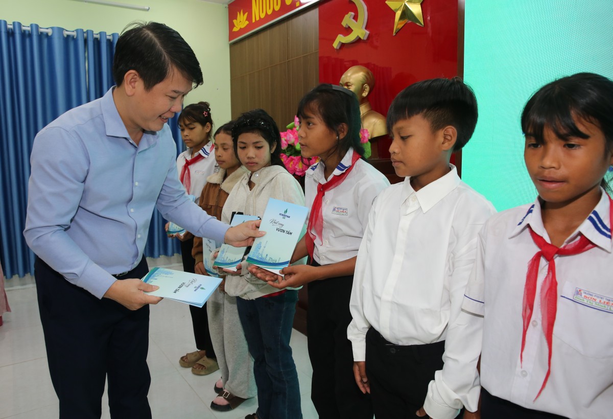 BSR thực hiện chuỗi hoạt động an sinh xã hội và tài trợ giáo dục tại Quảng Ngãi