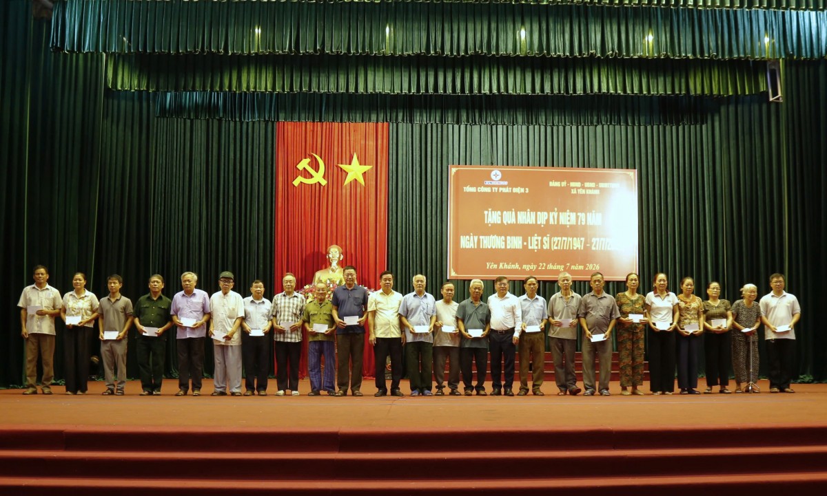 Tổng Công ty Phát điện 3 trao 947 phần quà tri ân tại tỉnh Ninh Bình nhân ngày Thương binh - Liệt sĩ