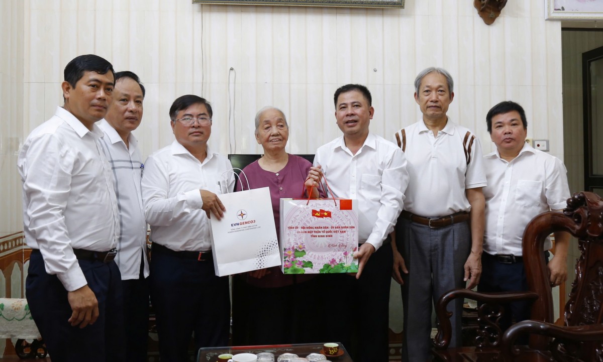 Tổng Công ty Phát điện 3 trao 947 phần quà tri ân tại tỉnh Ninh Bình nhân ngày Thương binh - Liệt sĩ