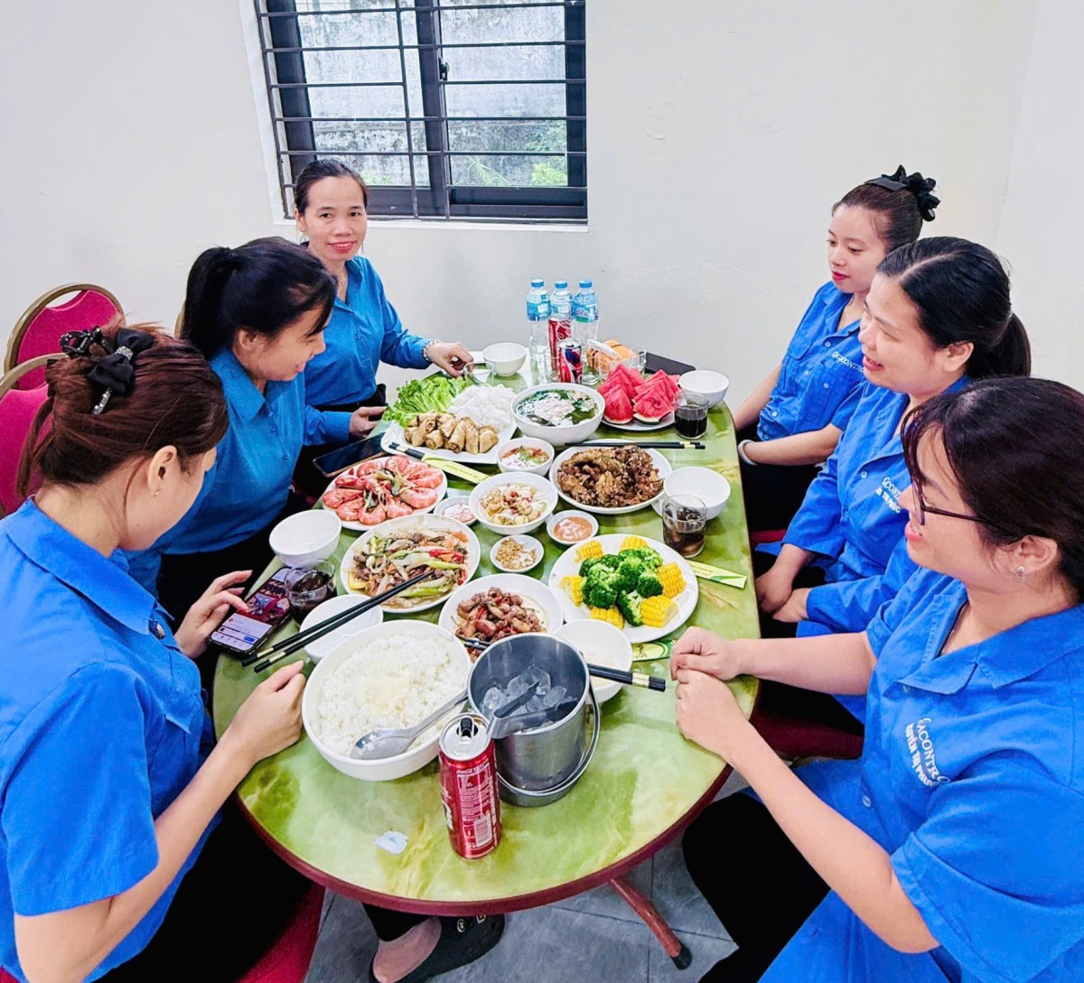 Quacontrol tổ chức ‘Bữa cơm công đoàn 2026’ - Ấm áp tình đồng nghiệp, gắn kết người lao động Quacontrol tổ chức ‘Bữa cơm công đoàn 2026’ - Ấm áp tình đồng nghiệp, gắn kết người lao động