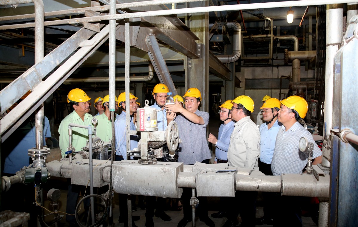 Lãnh đạo Bộ Công Thương làm việc tại Nhà máy Nhiên liệu sinh học Dung Quất Lãnh đạo Bộ Công Thương làm việc tại Nhà máy Nhiên liệu sinh học Dung Quất
