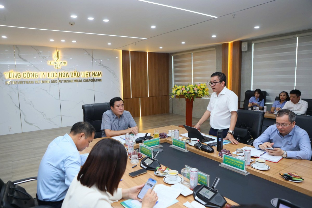 Lãnh đạo Bộ Công Thương làm việc tại Nhà máy Nhiên liệu sinh học Dung Quất Lãnh đạo Bộ Công Thương làm việc tại Nhà máy Nhiên liệu sinh học Dung Quất