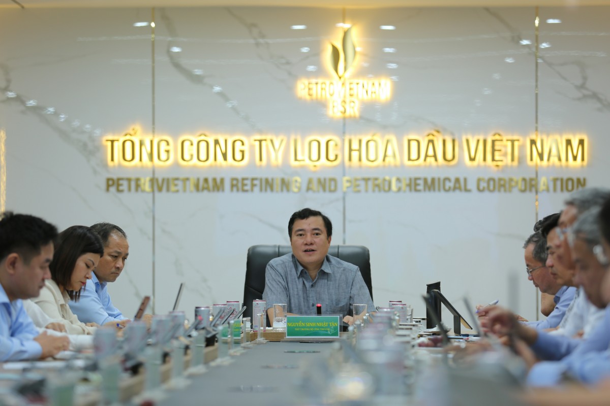 Lãnh đạo Bộ Công Thương làm việc tại Nhà máy Nhiên liệu sinh học Dung Quất Lãnh đạo Bộ Công Thương làm việc tại Nhà máy Nhiên liệu sinh học Dung Quất