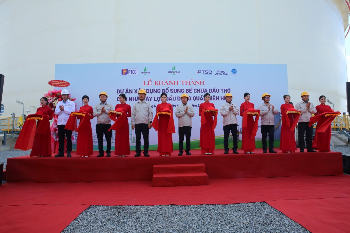 Khánh thành dự án xây dựng bổ sung bể chứa dầu thô cho Nhà máy Lọc dầu Dung Quất Khánh thành dự án xây dựng bổ sung bể chứa dầu thô cho Nhà máy Lọc dầu Dung Quất