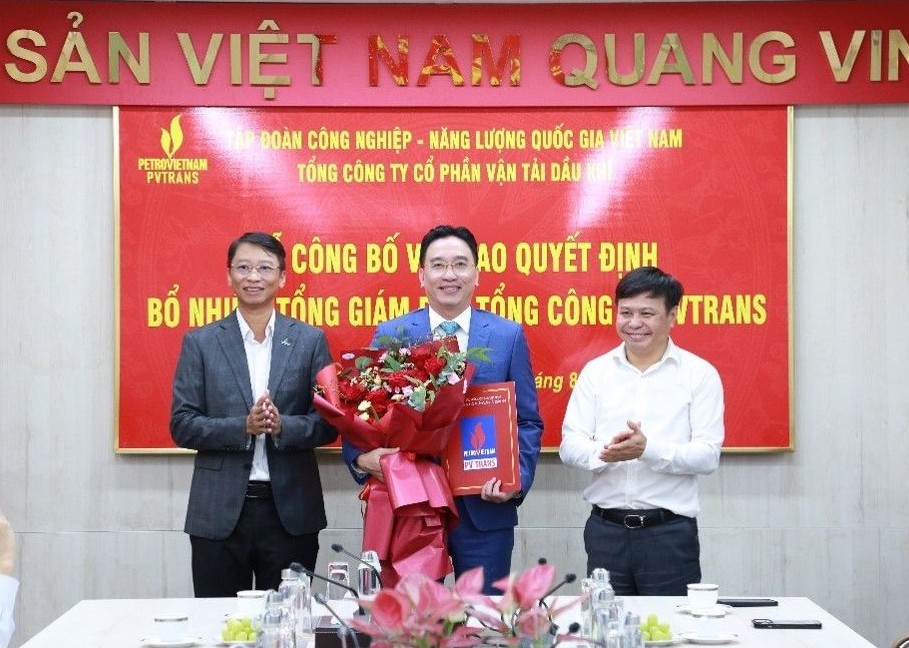Trao quyết định bổ nhiệm Tổng giám đốc Tổng công ty Cổ phần Vận tải Dầu khí (PVTrans)