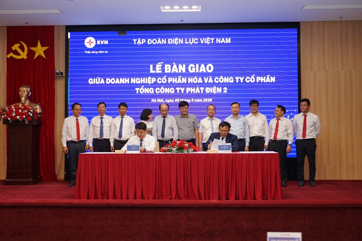 Lễ bàn giao giữa doanh nghiệp cổ phần hoá và Công ty cổ phần Tổng công ty Phát điện 2 Lễ bàn giao giữa doanh nghiệp cổ phần hoá và Công ty cổ phần Tổng công ty Phát điện 2