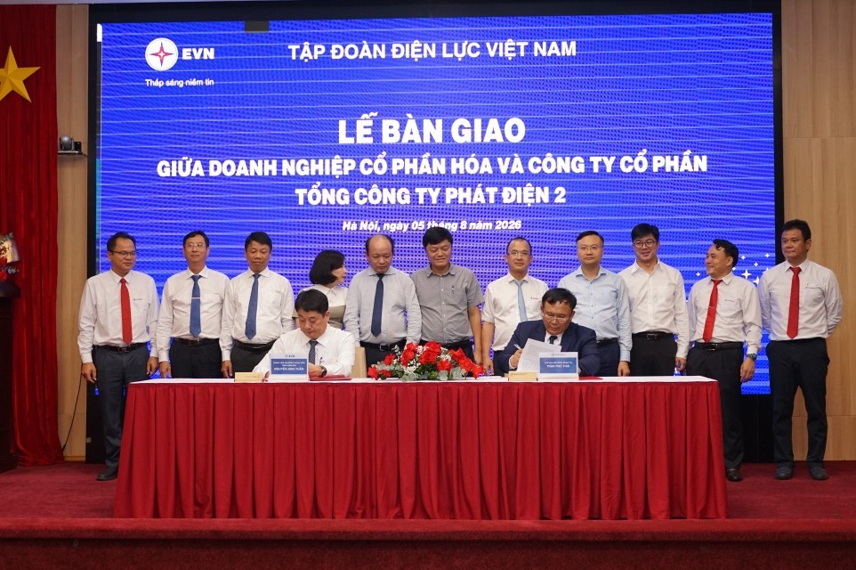 Lễ bàn giao giữa doanh nghiệp cổ phần hoá và Công ty cổ phần Tổng công ty Phát điện 2