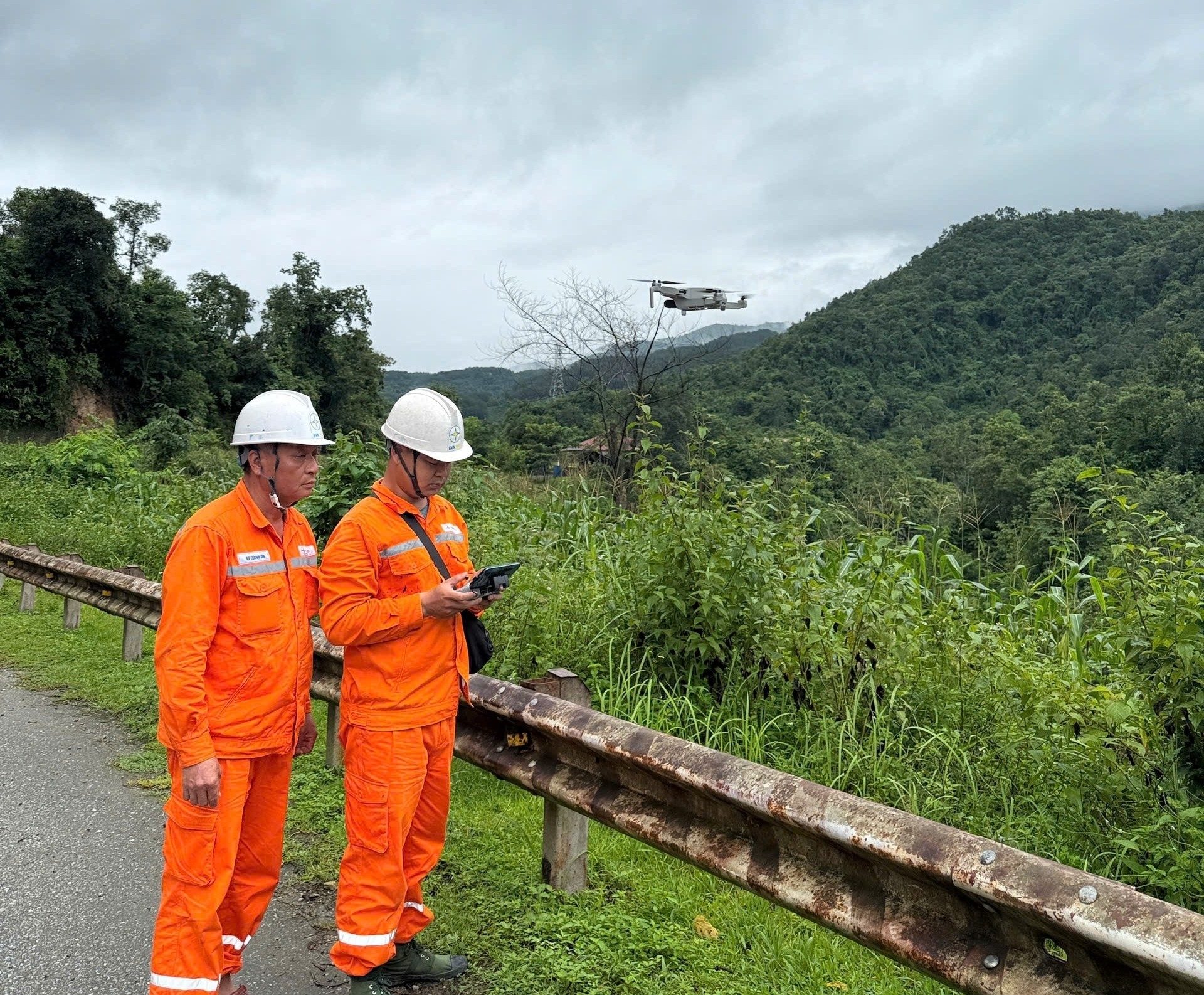 Khoa học, công nghệ, đổi mới sáng tạo và chuyển đổi số - Động lực để EVNNPC phát triển Khoa học, công nghệ, đổi mới sáng tạo và chuyển đổi số - Động lực để EVNNPC phát triển