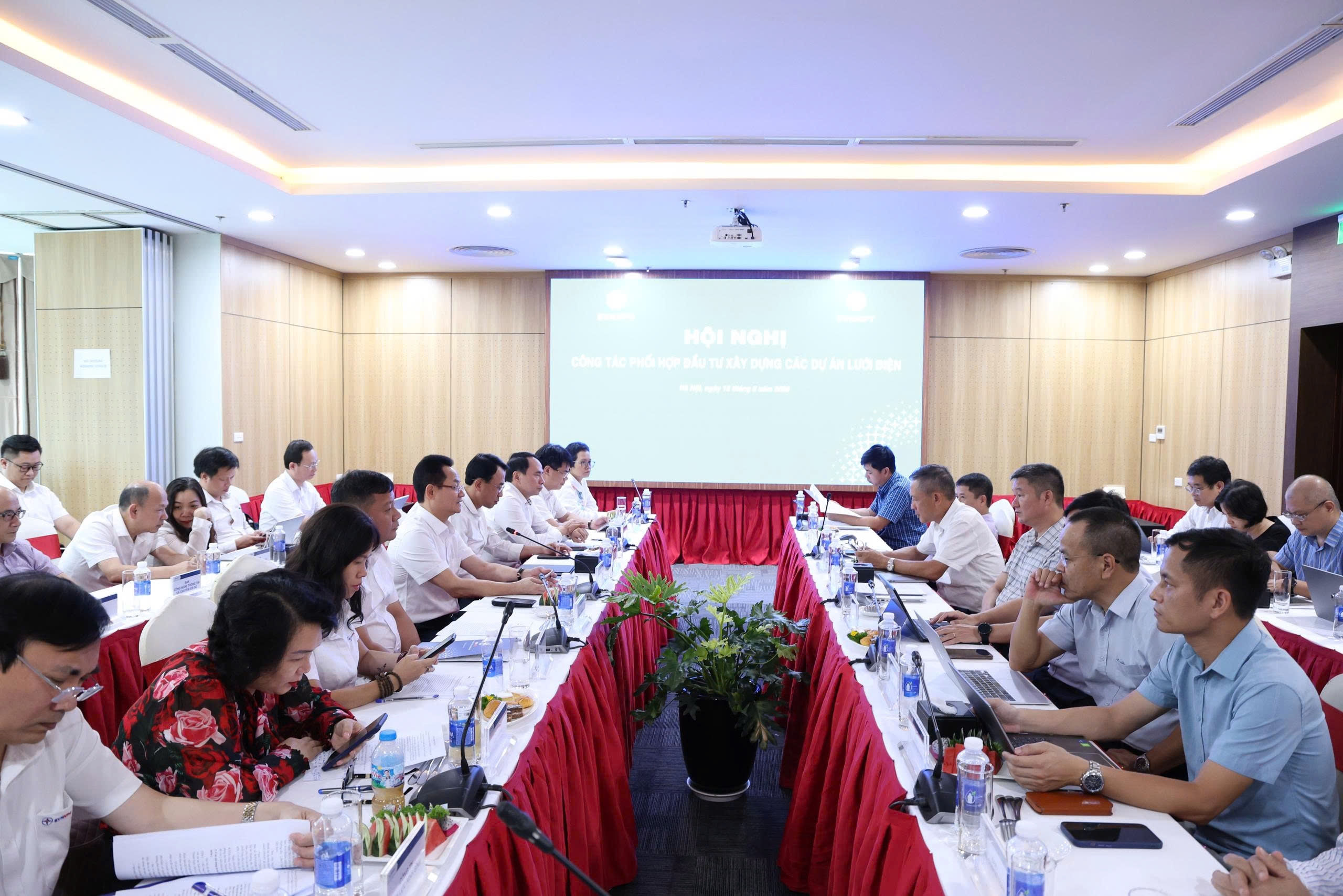 Hội nghị về công tác phối hợp đầu tư xây dựng giữa EVNNPC và EVNNPT Hội nghị về công tác phối hợp đầu tư xây dựng giữa EVNNPC và EVNNPT