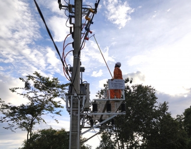 Đóng điện thành công 3 trạm biến áp thuộc chương trình “Bừng sáng Điện Biên”
