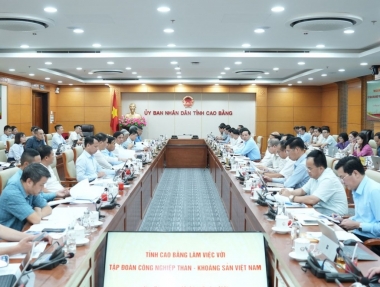 TKV làm việc với tỉnh Cao Bằng về tình hình hoạt động sản xuất, kinh doanh và đầu tư
