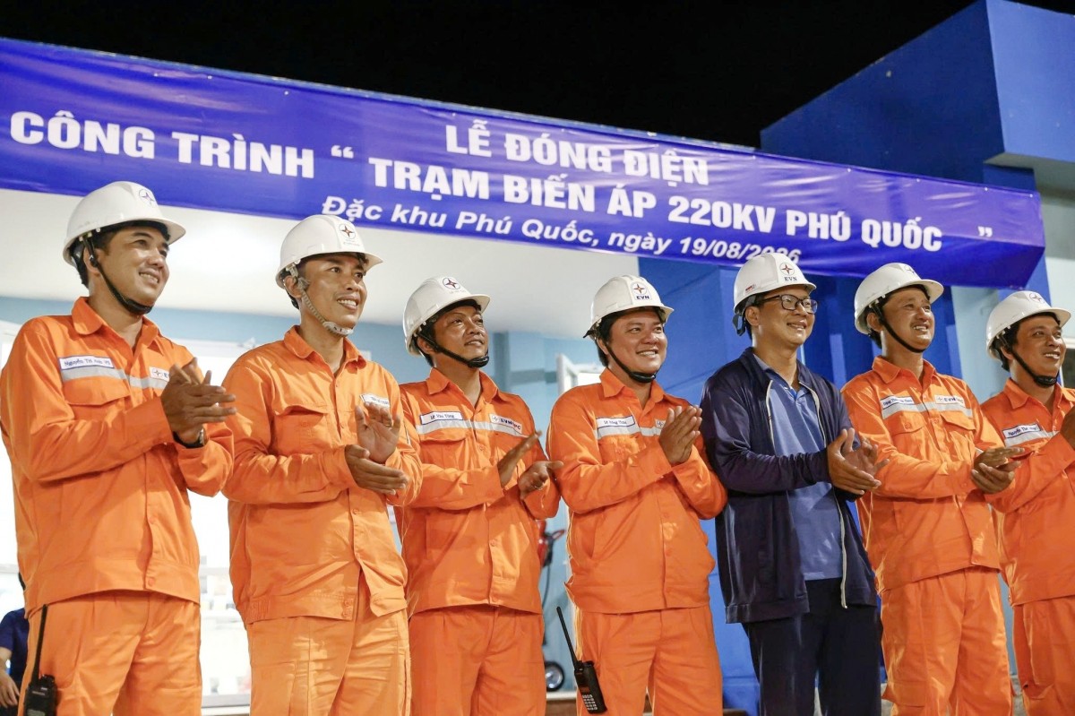 Đóng điện nghiệm thu công trình Trạm biến áp 220kV Phú Quốc Đóng điện nghiệm thu công trình Trạm biến áp 220kV Phú Quốc