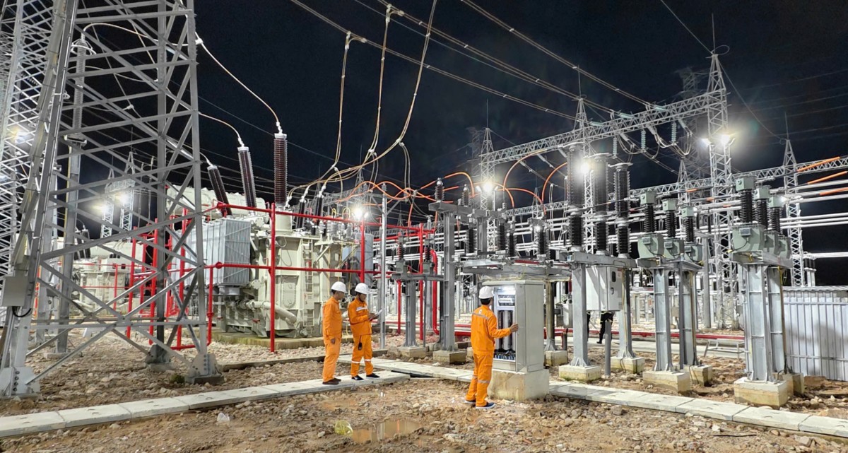 Đóng điện nghiệm thu công trình Trạm biến áp 220kV Phú Quốc Đóng điện nghiệm thu công trình Trạm biến áp 220kV Phú Quốc