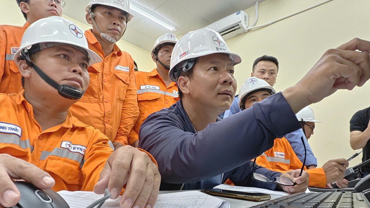 Đóng điện nghiệm thu công trình Trạm biến áp 220kV Phú Quốc Đóng điện nghiệm thu công trình Trạm biến áp 220kV Phú Quốc