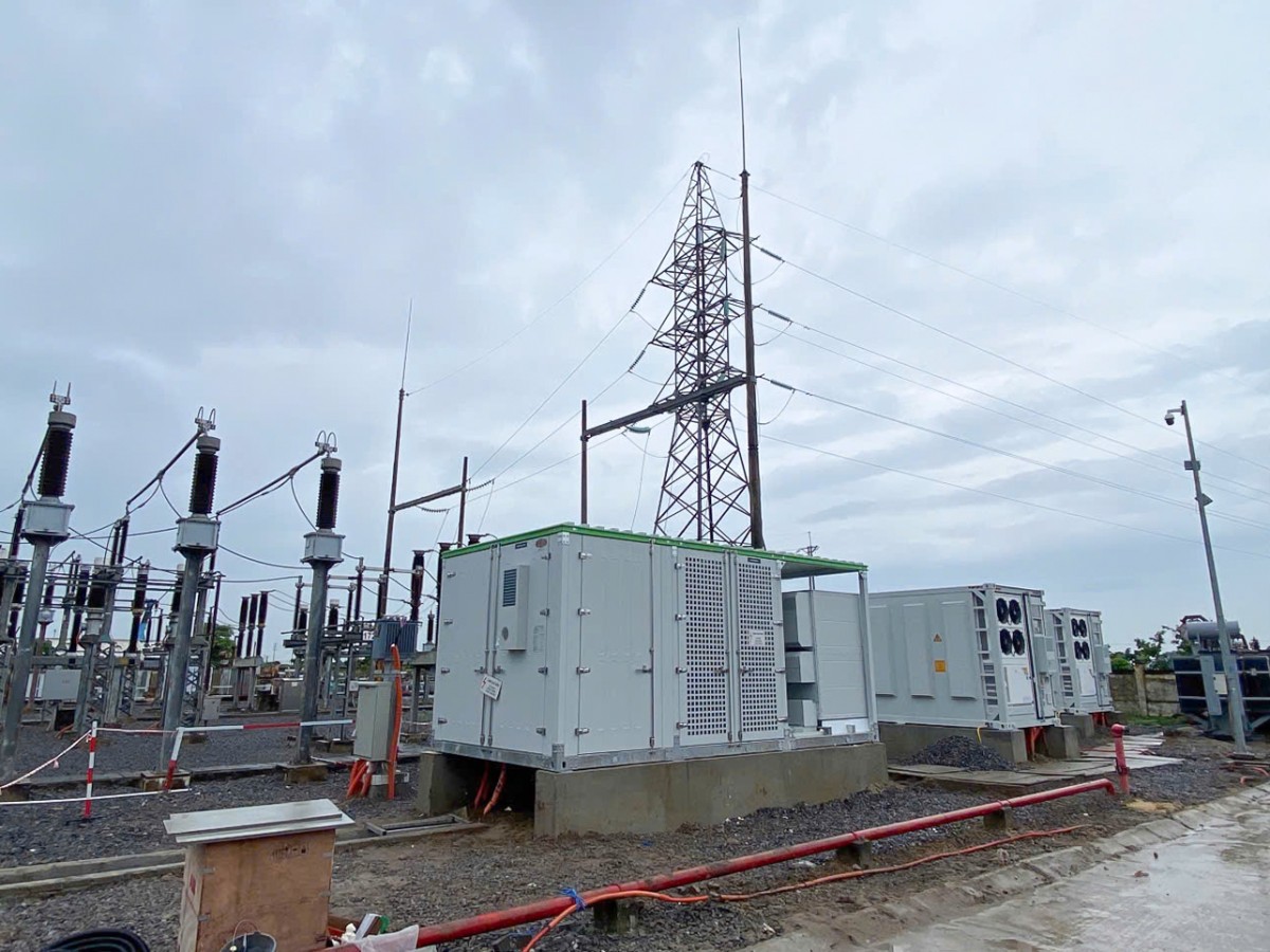 EVNNPC đưa vào vận hành hệ thống pin lưu trữ năng lượng đầu tiên (BESS) tại Ninh Bình EVNNPC đưa vào vận hành hệ thống pin lưu trữ năng lượng đầu tiên (BESS) tại Ninh Bình