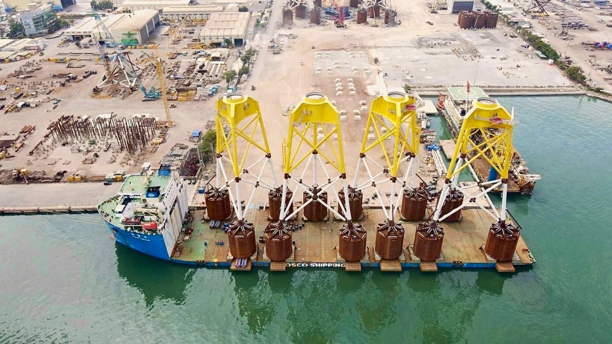 Việt Nam muốn phát triển điện gió ngoài khơi, năng lực logistics cũng phải sẵn sàng Việt Nam muốn phát triển điện gió ngoài khơi, năng lực logistics cũng phải sẵn sàng