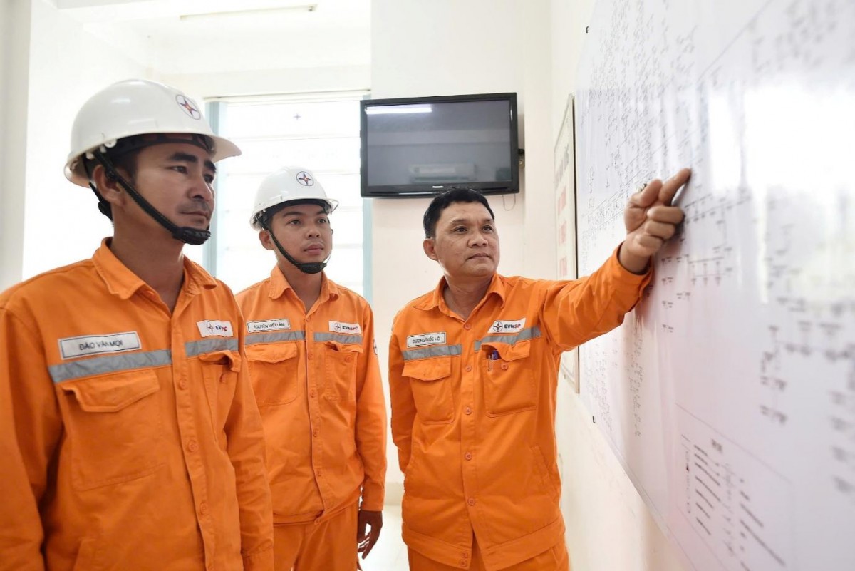 Tổng công ty Điện lực miền Nam sẵn sàng các phương án đảm bảo điện dịp lễ Quốc khánh 2/9 Tổng công ty Điện lực miền Nam sẵn sàng các phương án đảm bảo điện dịp lễ Quốc khánh 2/9