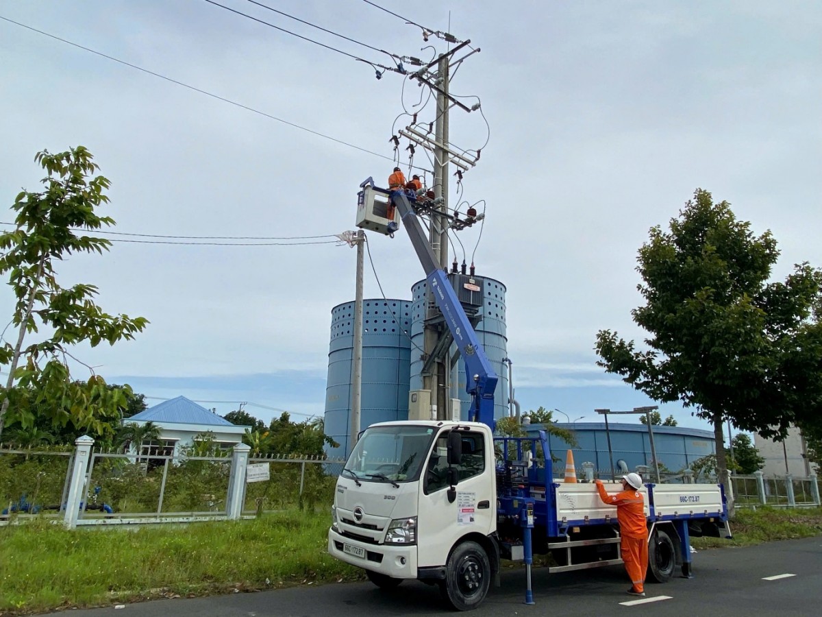 Tổng công ty Điện lực miền Nam sẵn sàng các phương án đảm bảo điện dịp lễ Quốc khánh 2/9 Tổng công ty Điện lực miền Nam sẵn sàng các phương án đảm bảo điện dịp lễ Quốc khánh 2/9