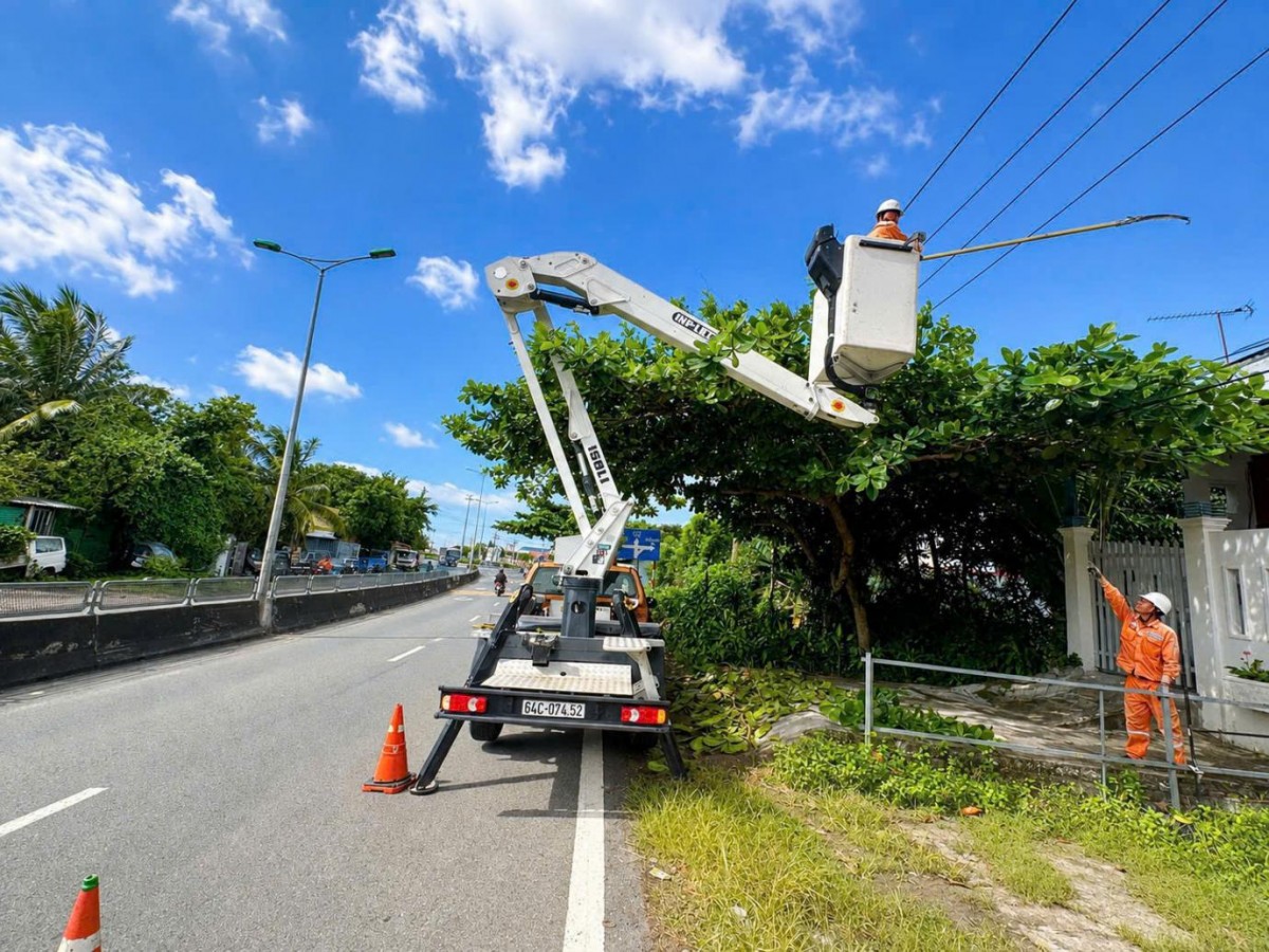 Tổng công ty Điện lực miền Nam sẵn sàng các phương án đảm bảo điện dịp lễ Quốc khánh 2/9 Tổng công ty Điện lực miền Nam sẵn sàng các phương án đảm bảo điện dịp lễ Quốc khánh 2/9