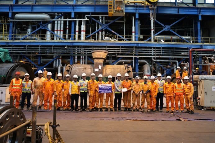 Lãnh đạo Công ty Nhiệt điện Mông Dương thăm hỏi lực lượng đại tu tổ máy S2 dịp lễ Quốc khánh 2/9