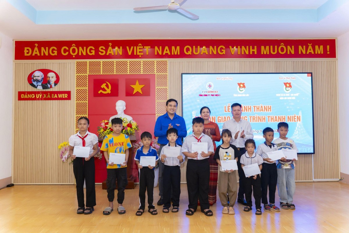 Tổng Công ty Phát điện 3 khánh thành và bàn giao các công trình thanh niên tại Đắk Lắk