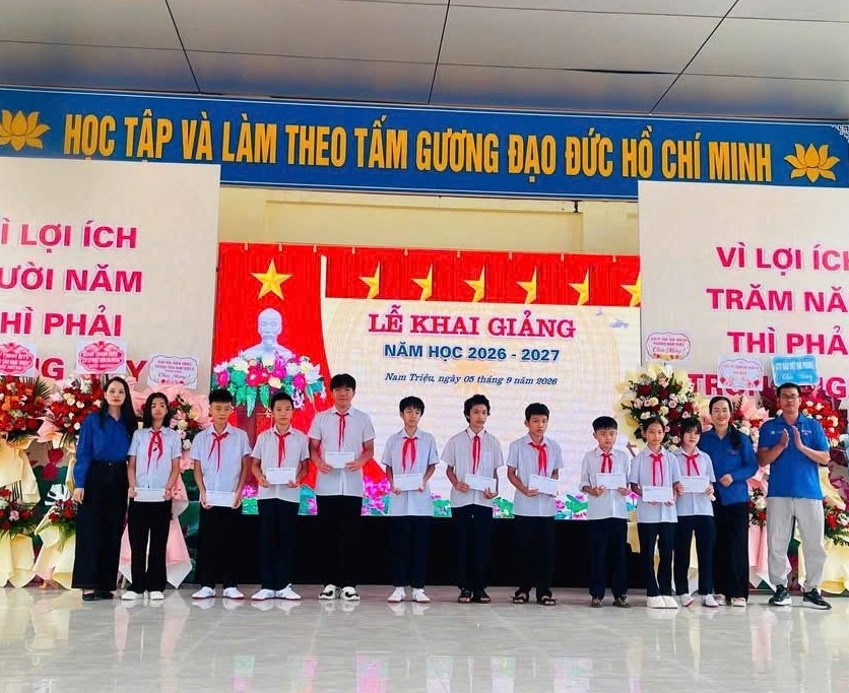 Các đơn vị thành viên của Tổng công ty Phát điện 2 chung tay tiếp sức học sinh đến trường