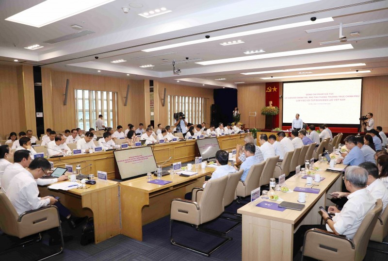 Phó Thủ tướng Chính phủ Phạm Gia Túc làm việc với Tập đoàn Điện lực Việt Nam