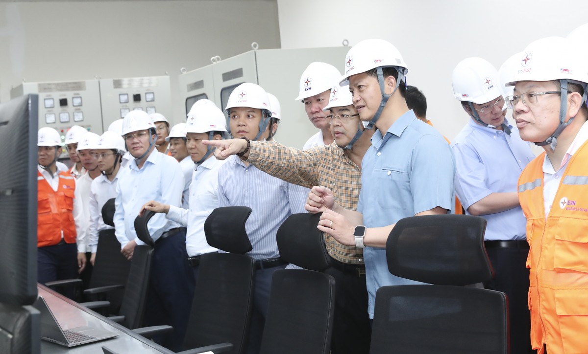 Bí thư Tỉnh ủy Quảng Trị Vương Quốc Tuấn kiểm tra tiến độ các dự án tại Trung tâm Điện lực Quảng Trạch