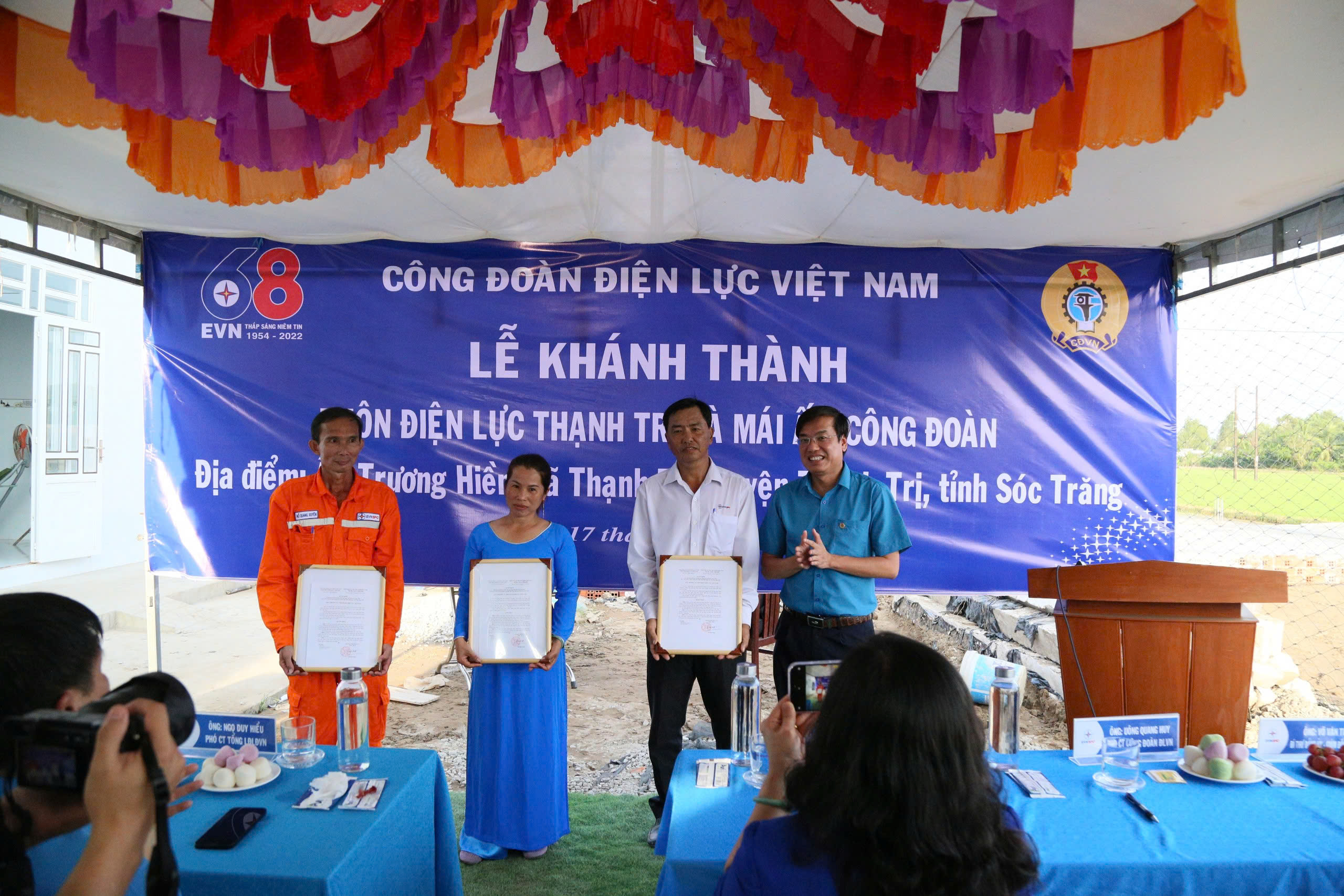 Dấu ấn 10 năm ‘Mái ấm Công đoàn’ của EVNSPC - Hiện thực hóa những ước mơ an cư cho công đoàn viên Dấu ấn 10 năm ‘Mái ấm Công đoàn’ của EVNSPC - Hiện thực hóa những ước mơ an cư cho công đoàn viên
