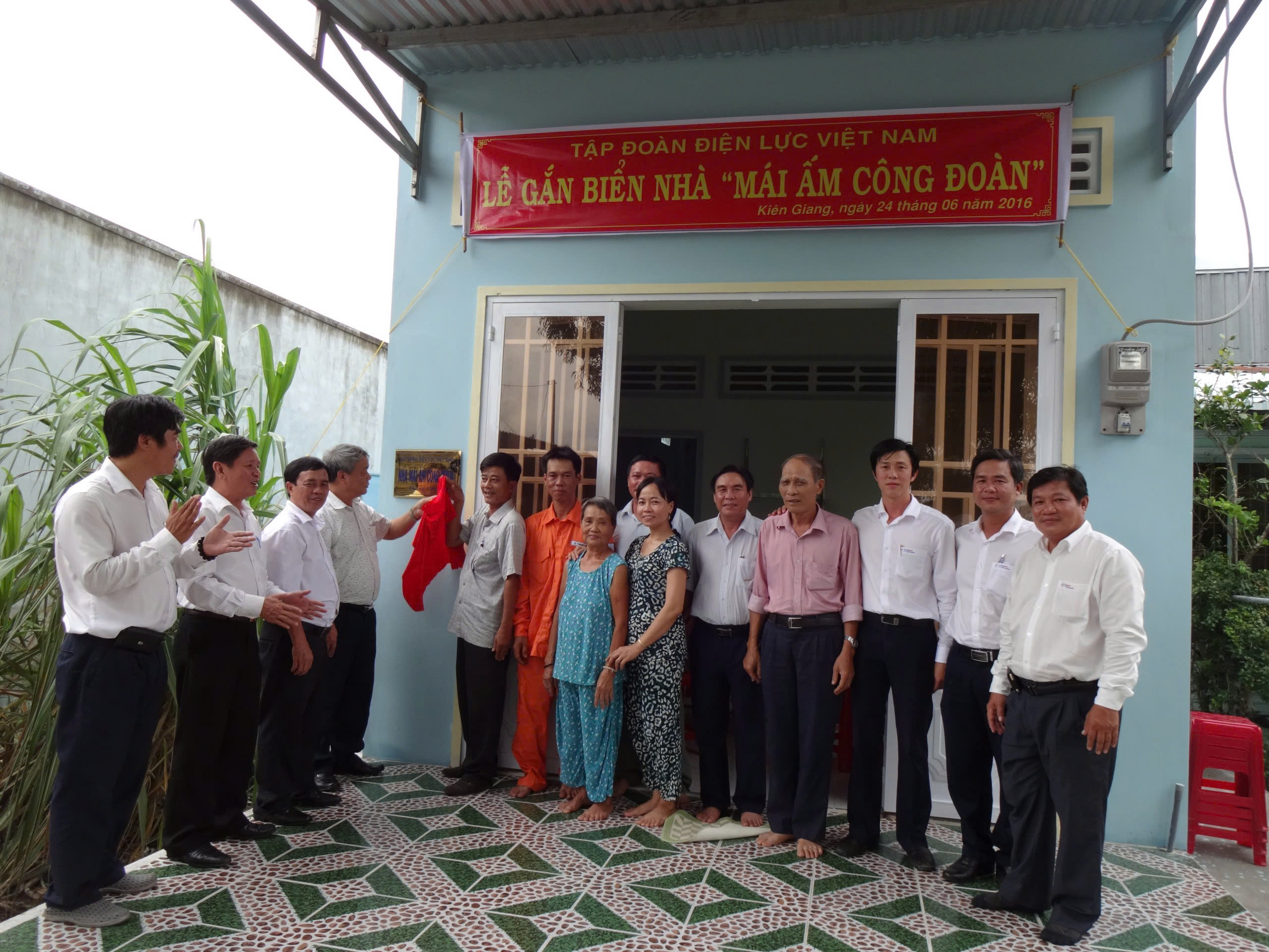 Dấu ấn 10 năm ‘Mái ấm Công đoàn’ của EVNSPC - Hiện thực hóa những ước mơ an cư cho công đoàn viên Dấu ấn 10 năm ‘Mái ấm Công đoàn’ của EVNSPC - Hiện thực hóa những ước mơ an cư cho công đoàn viên